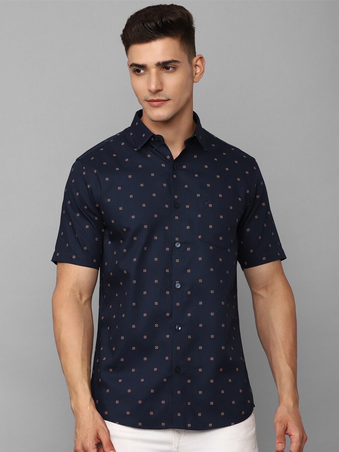 

Allen Solly Micro Ditsy Printed Slim Fit Pure Cotton Casual Shirt, Navy blue