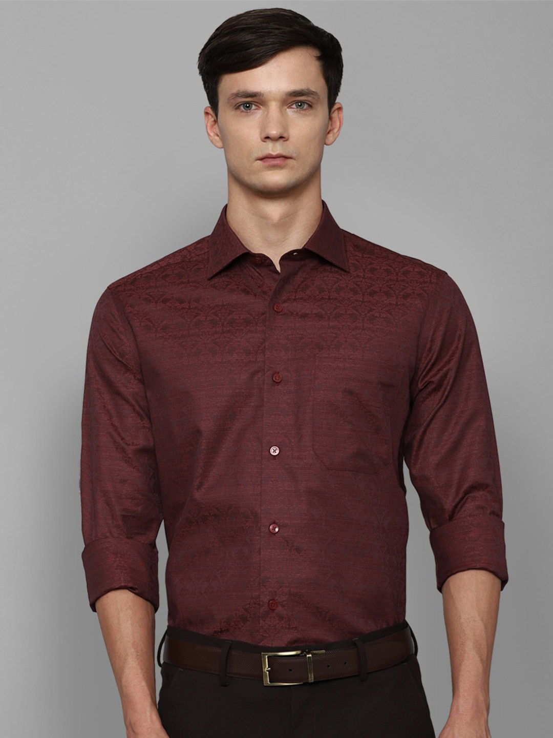 

Louis Philippe Ethnic Motifs Printed Spread Collar Pure Cotton Slim Fit Formal Shirt, Maroon