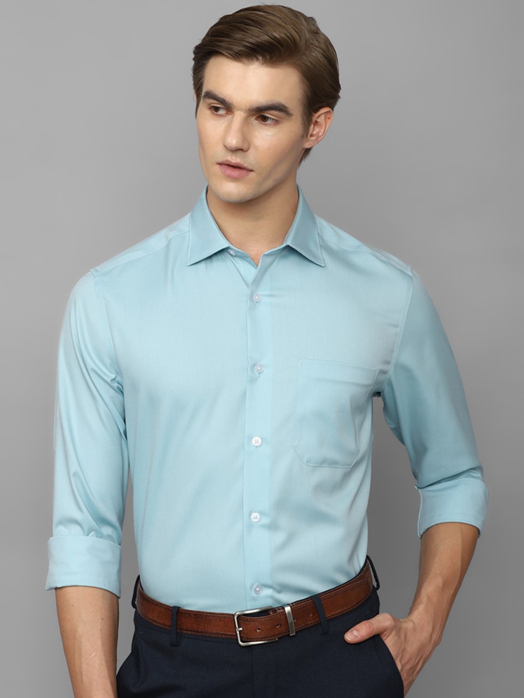 

Louis Philippe Permapress Spread Collar Pure Cotton Slim Fit Wrinkle Free Formal Shirt, Blue