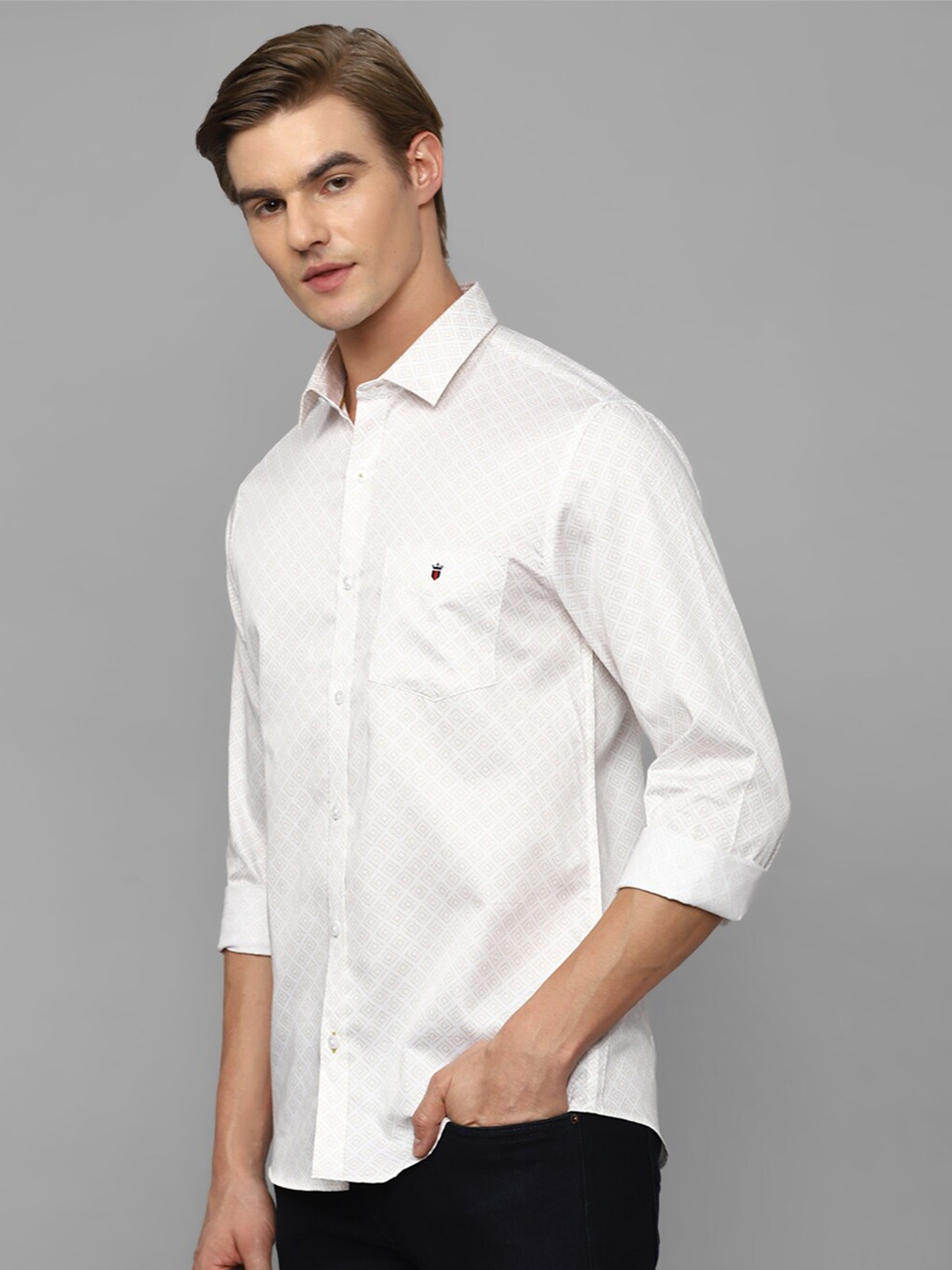 

Louis Philippe Sport Slim Fit Geometric Printed Pure Cotton Casual Shirt, White
