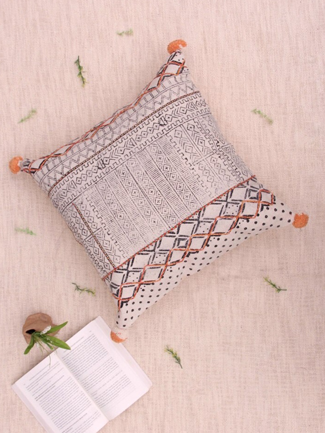 

Art Avenue Dots Beige & Black Geometric Printed Cotton Square Cushion Cover