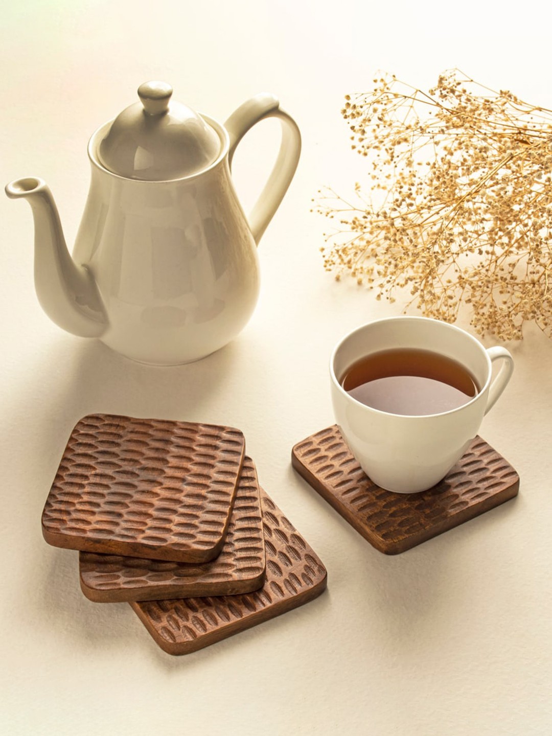 

HOUMN Brown 4 Pieces Textured Wooden Tea Coasters