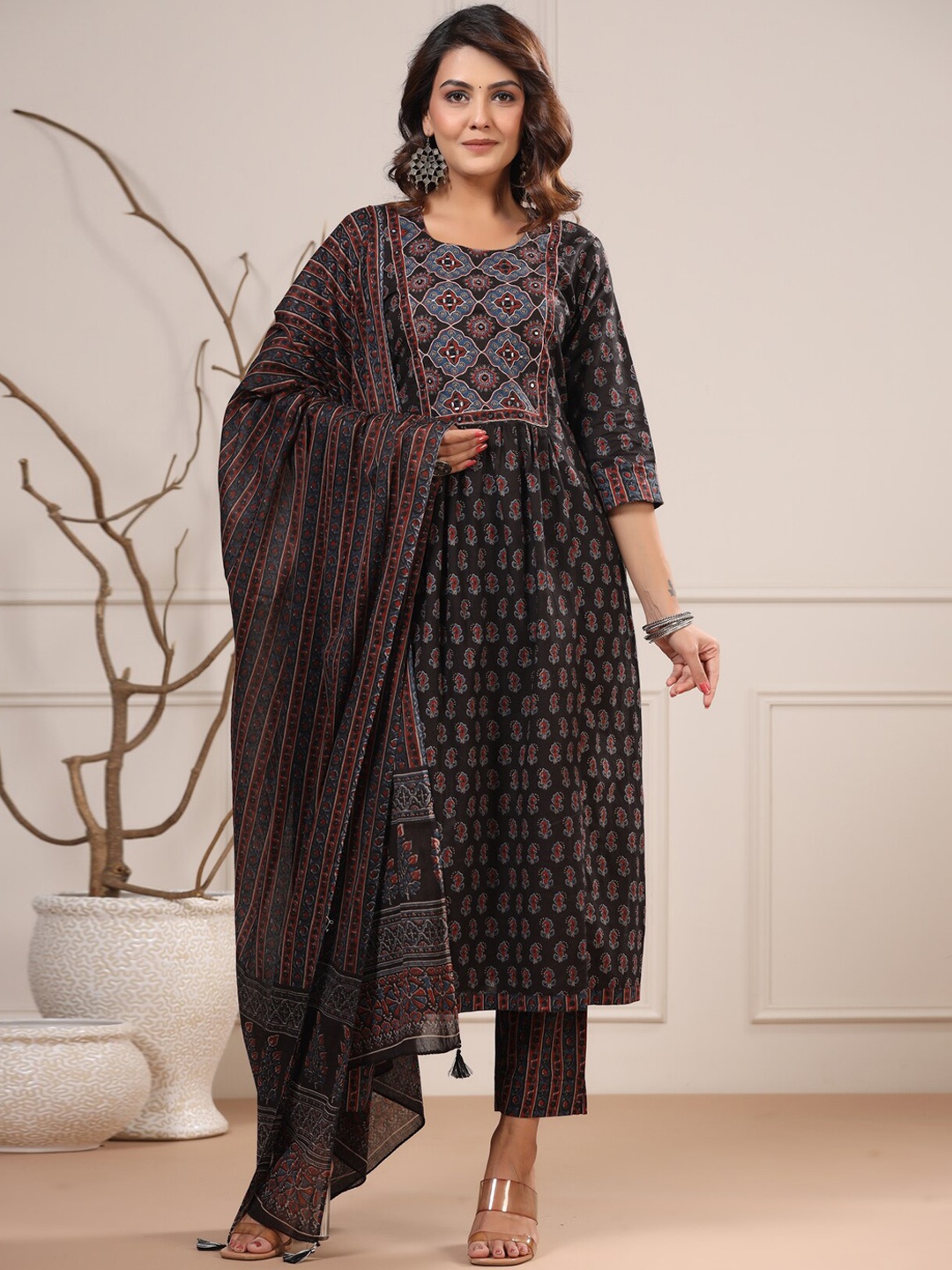 

Readiprint Fashions Printed Empire Pure Cotton Kurta with Palazzos & Dupatta, Black
