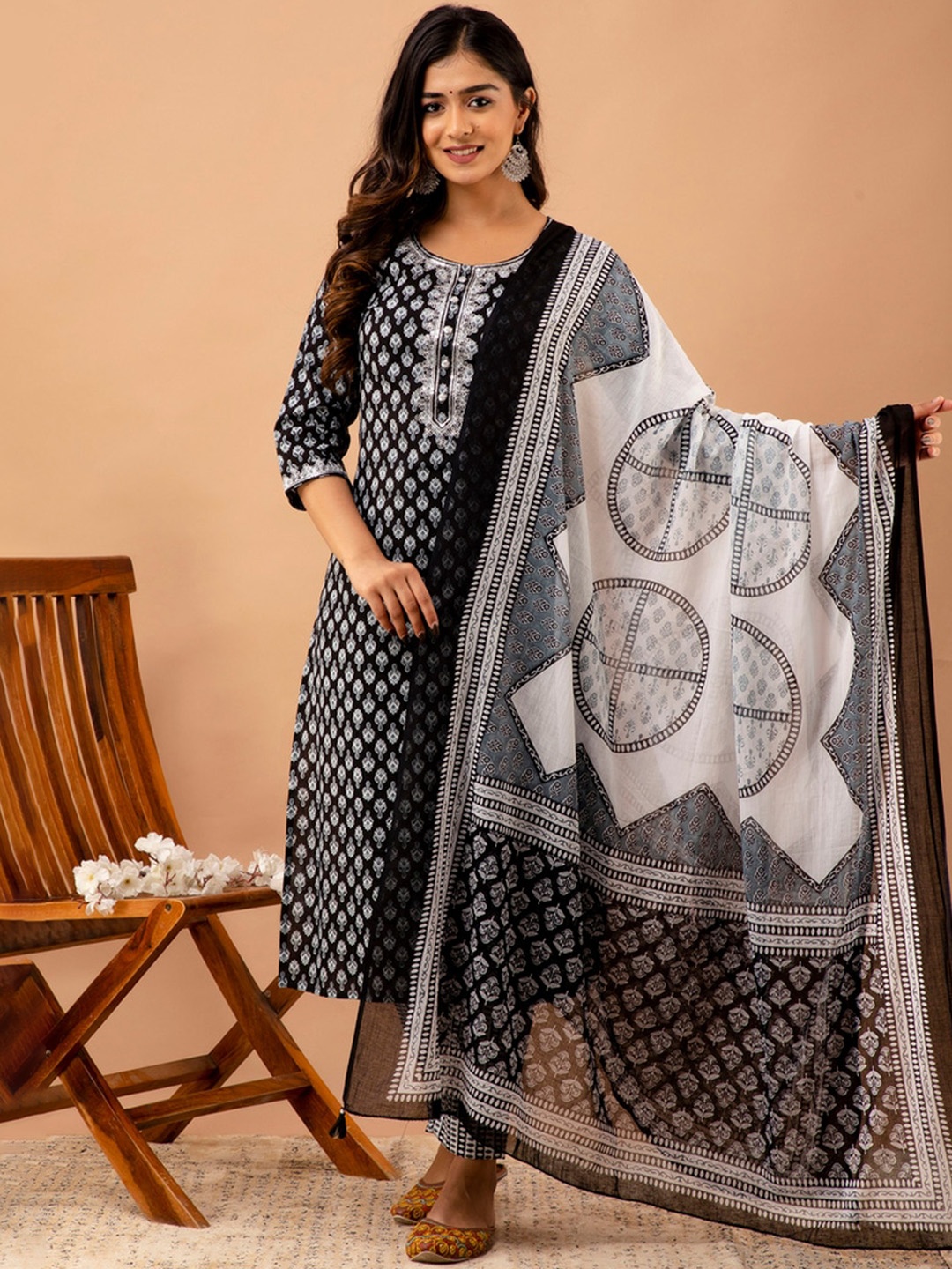 

Readiprint Fashions Printed Sequinned Pure Cotton Kurta with Palazzos & Dupatta, Black