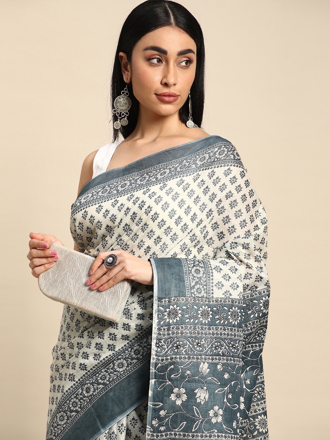 

SHANVIKA Ethnic Motifs Printed Pure Cotton Block Print Saree, Beige