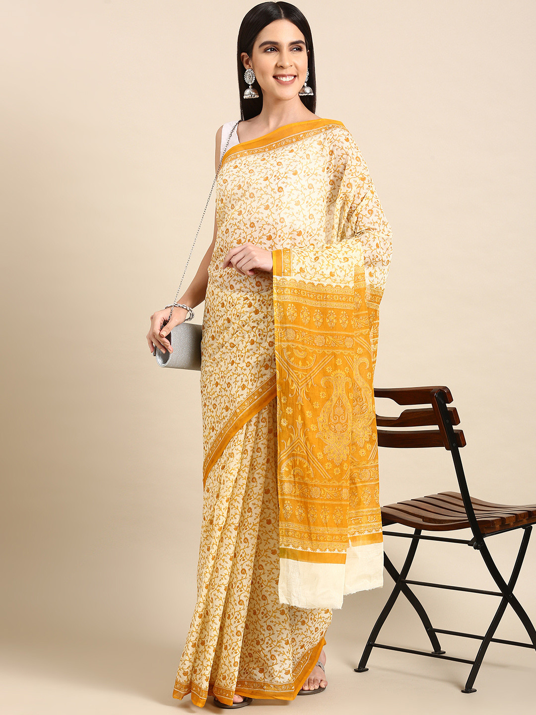 

SHANVIKA Floral Print Pure Cotton Saree, White