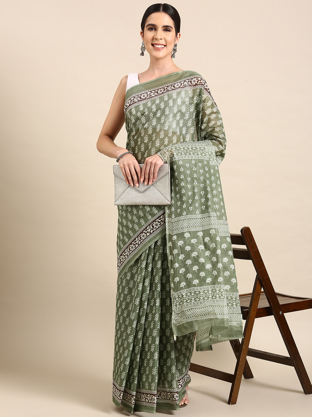 

SHANVIKA Floral Print Pure Cotton Saree, Green