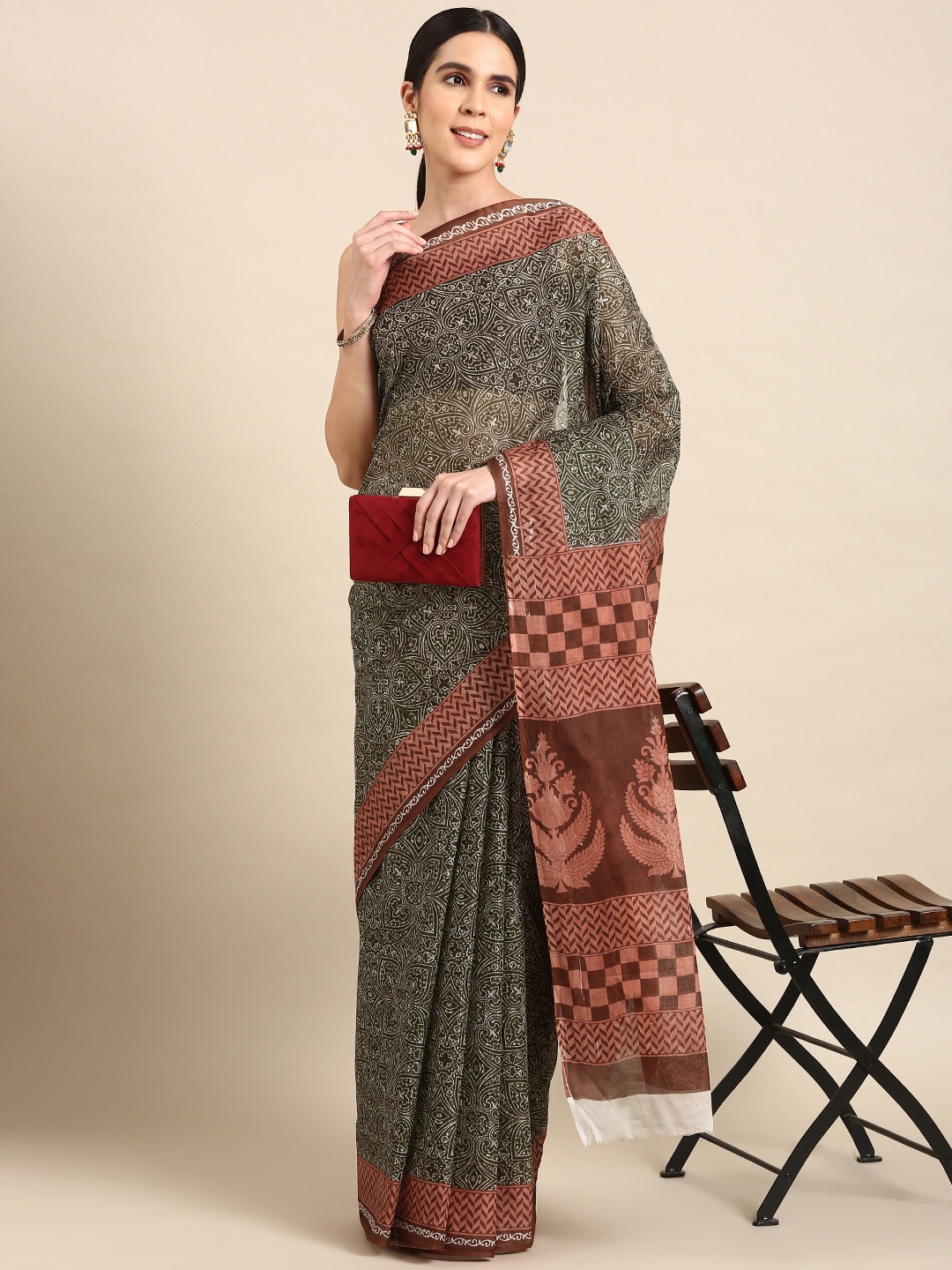 

SHANVIKA Ethnic Motifs Print Pure Cotton Saree, Green
