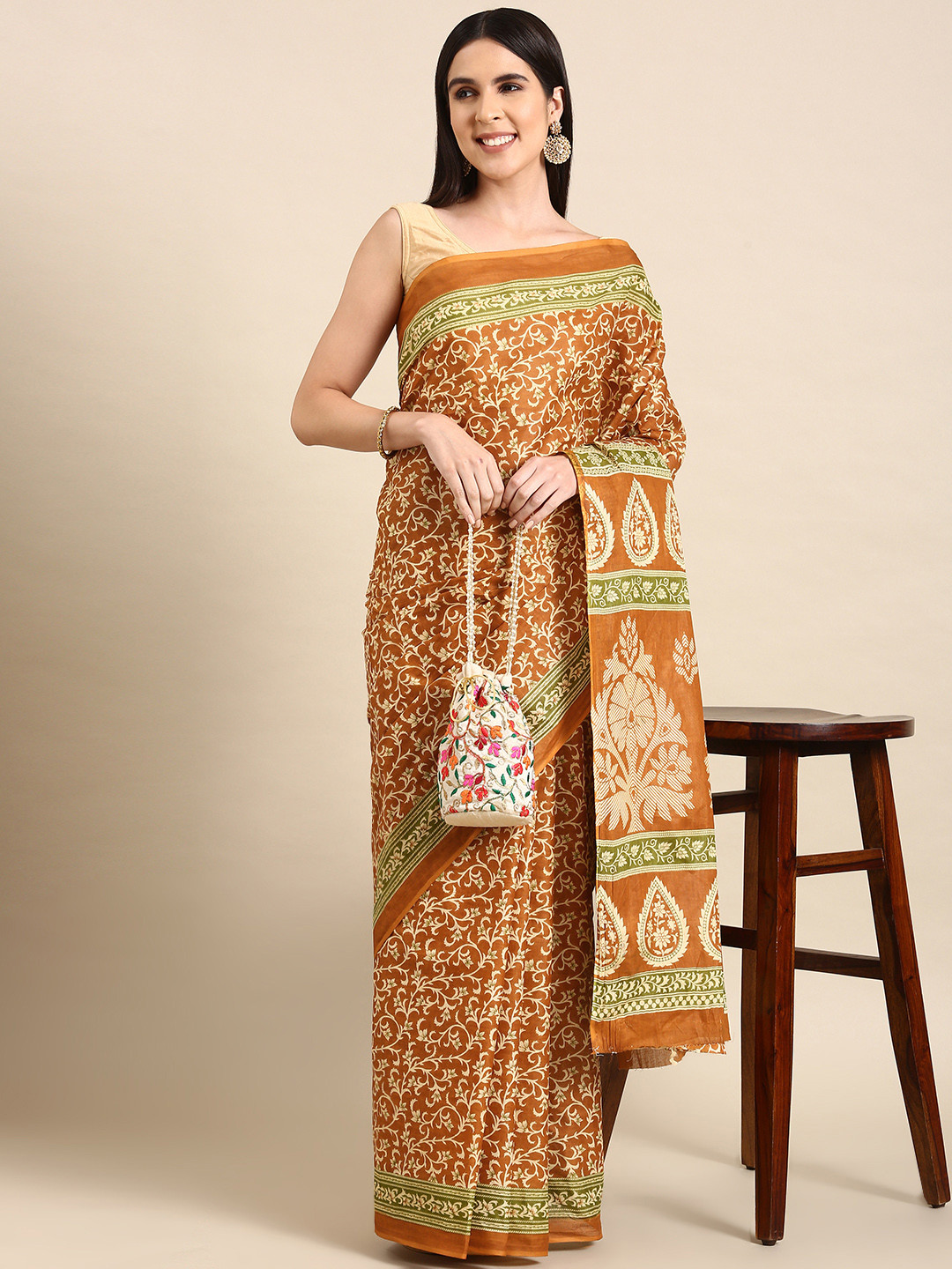

SHANVIKA Floral Print Pure Cotton Saree, Rust
