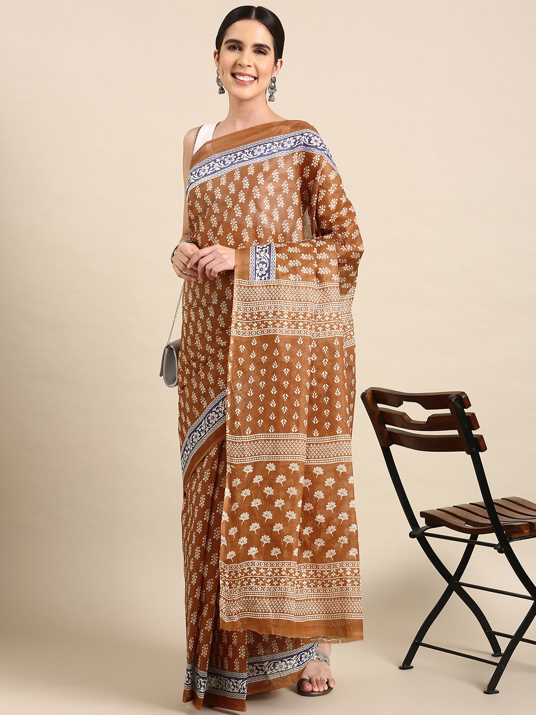 

SHANVIKA Floral Printed Pure Cotton Saree, Brown