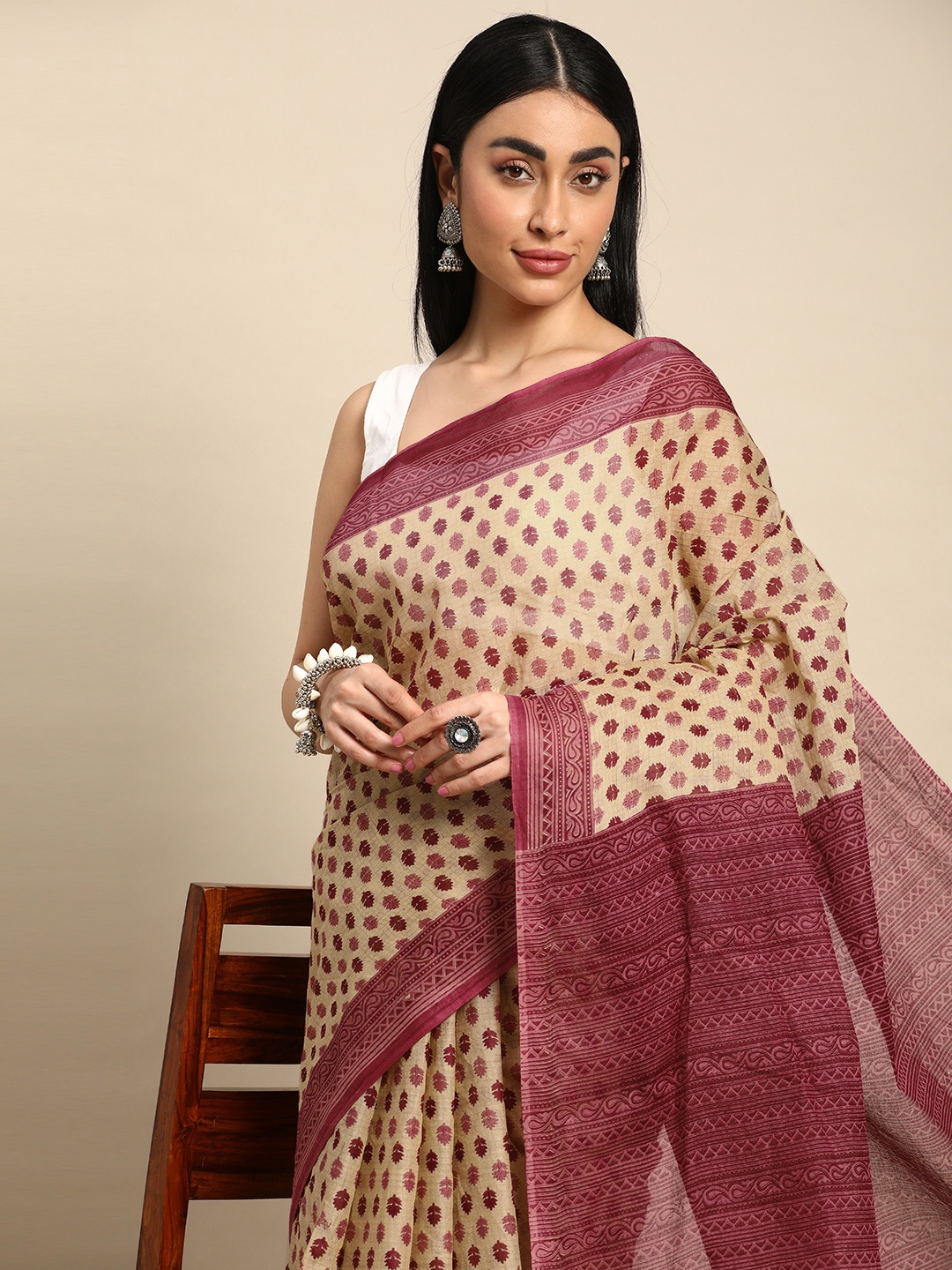 

SHANVIKA Ethnic Motifs Printed Pure Cotton Block Print Saree, Beige