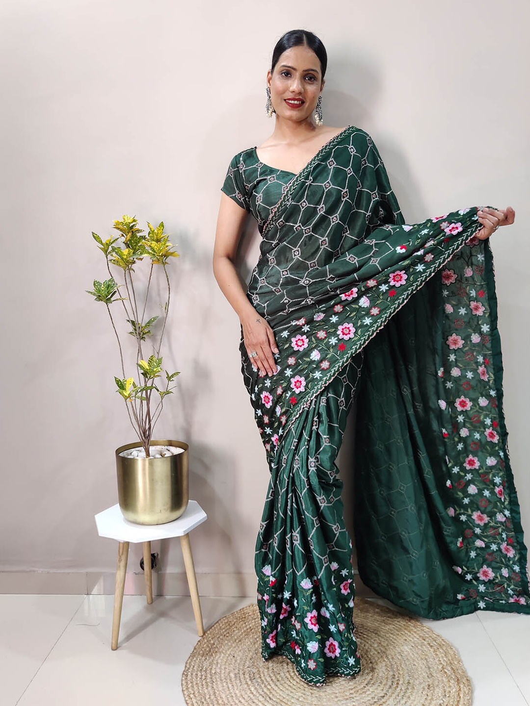 

ODETTE Floral Embroidered Sequinned Saree, Green