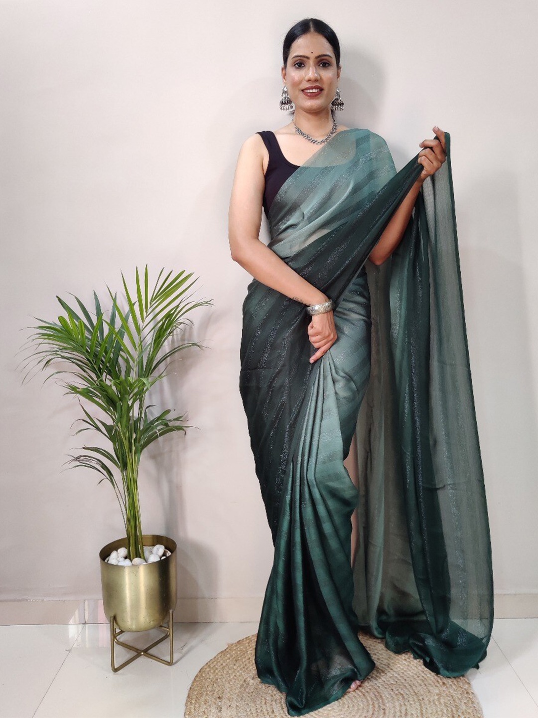 

VEERAX Ombre Dyed Pure Georgette Saree, Green