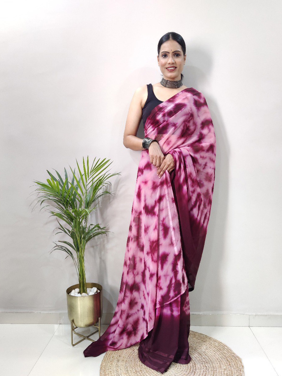 

VEERAX Tie and Dyed Pure Georgette Saree, Magenta