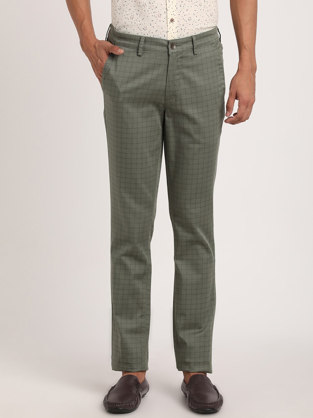 

Turtle Men Mid-Rise Checked Relaxed Tapered Fit Trousers, Olive