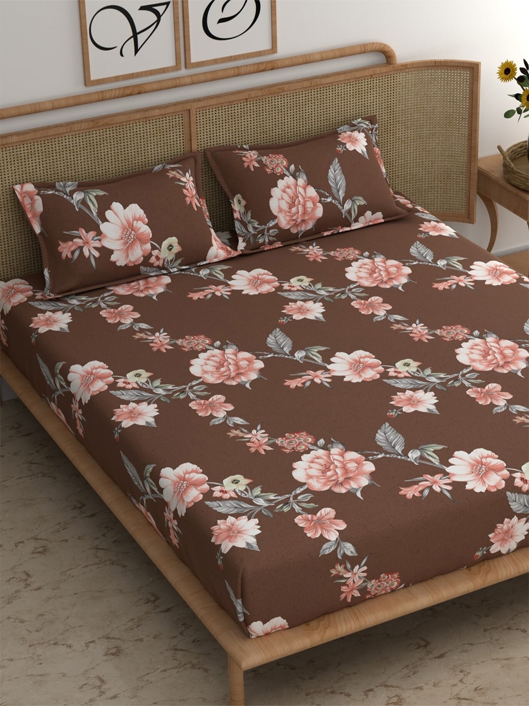 

CHHAVI INDIA Brown & White Floral 210 TC Queen Bedsheet with 2 Pillow Covers