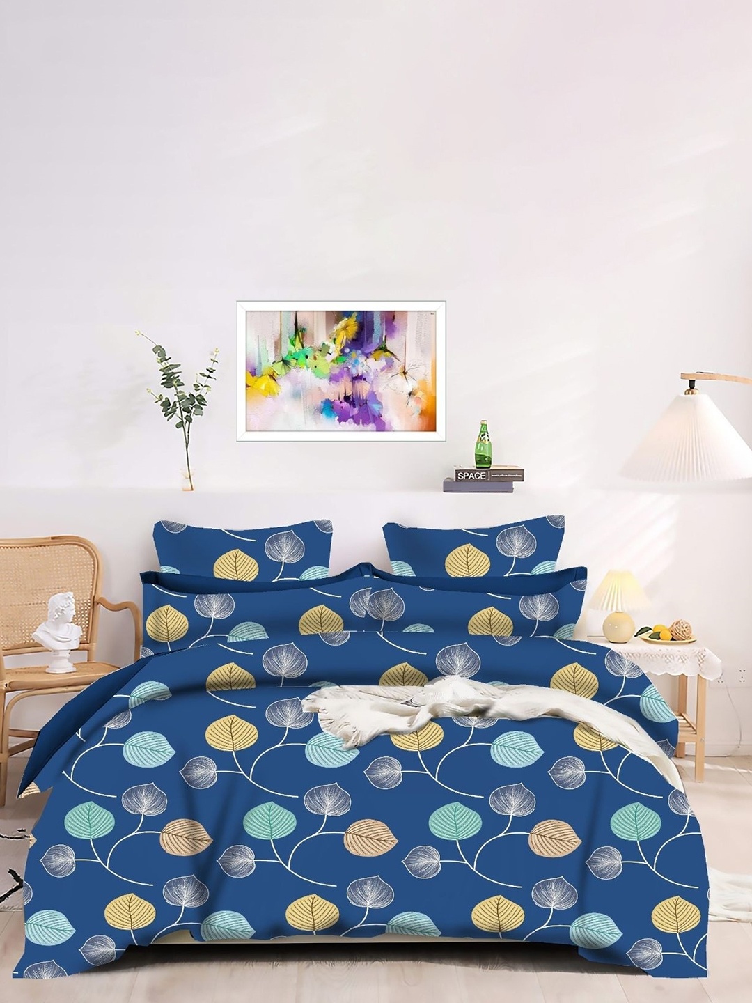 

Stylespace by Isha Premimum Quality Blue Floral 240 TC King Bedsheet With 2 Pillow Covers