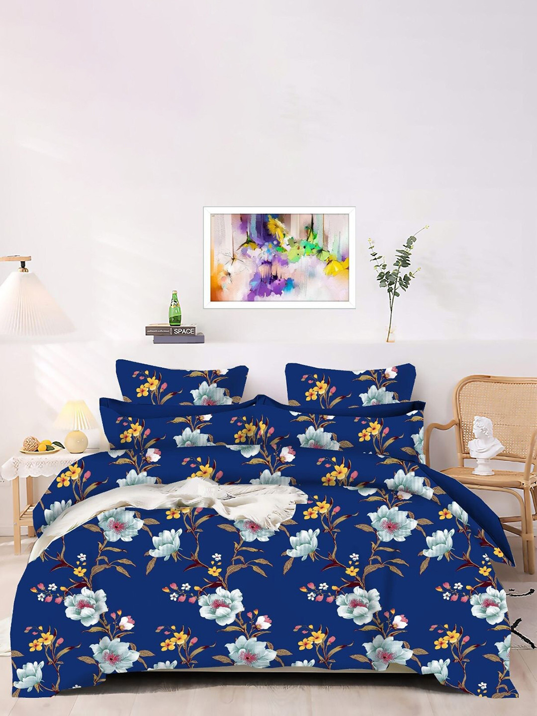 

Stylespace by Isha Premimum Quality Blue Floral 240 TC King Bedsheet With 2 Pillow Covers