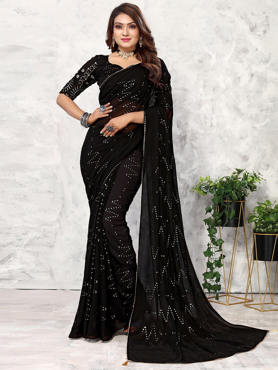 

Satrani Black Embellished Sequinned Poly Georgette Saree