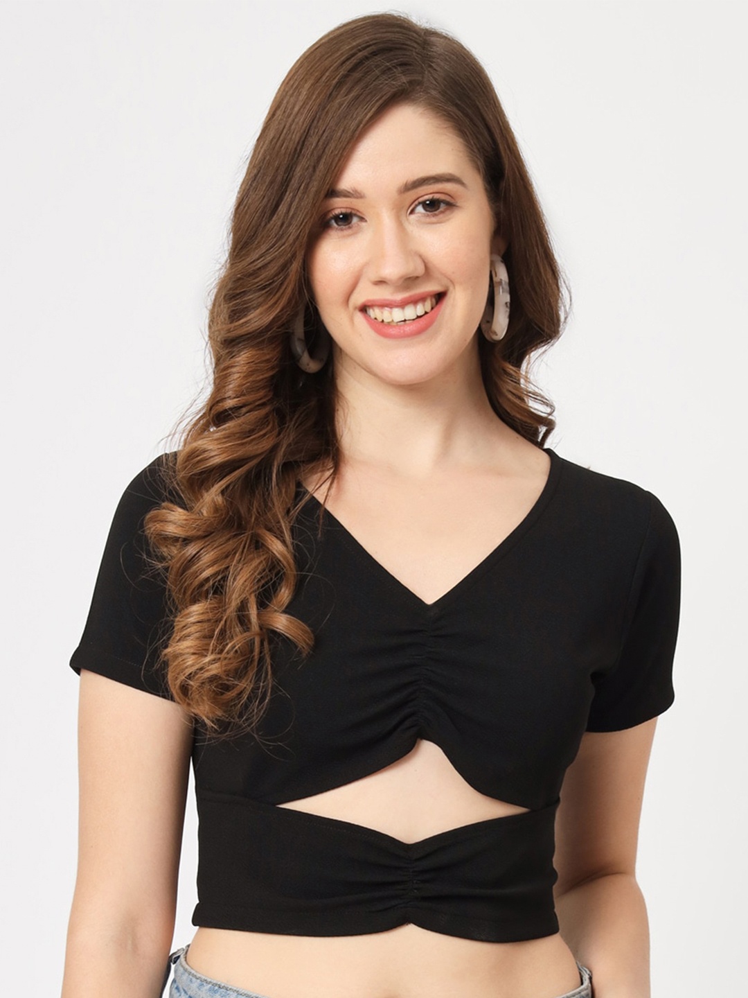 

Zima Leto Crop Solid Cut-Out V-Neck Crop Top, Black