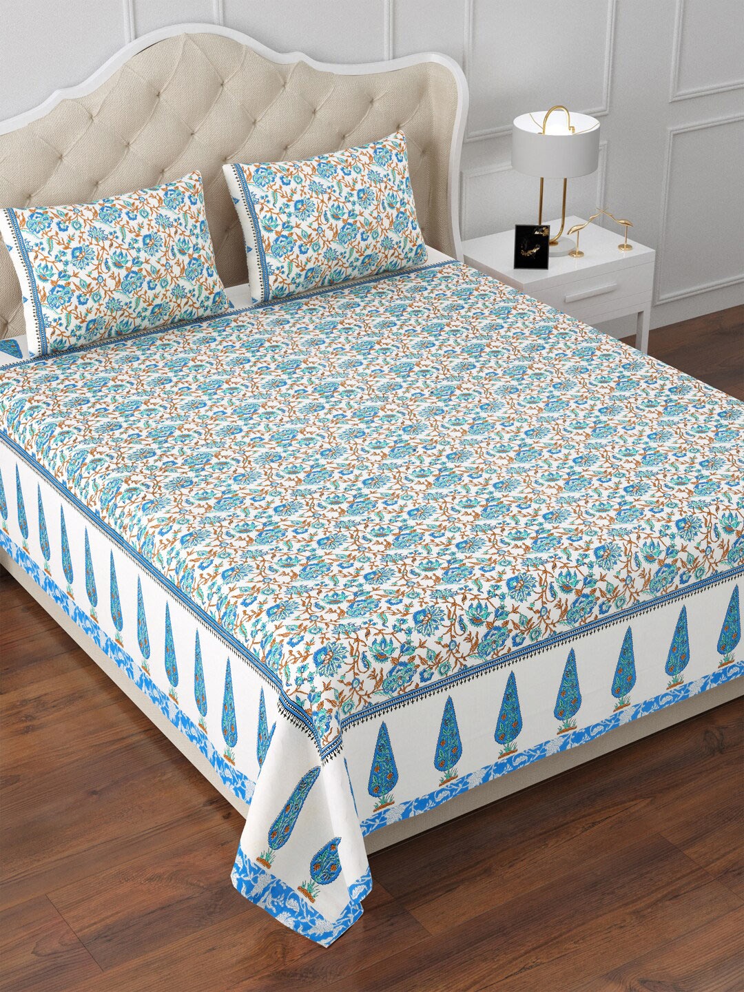 

Aapno Rajasthan White & Blue Floral 120 TC Cotton King Bedsheet & 2 Pillow Covers