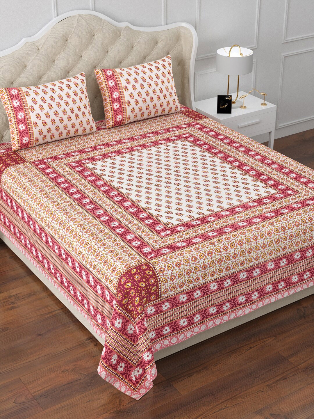 

Aapno Rajasthan Pink & Brown Floral 120 TC Cotton King Bedsheet & 2 Pillow Covers