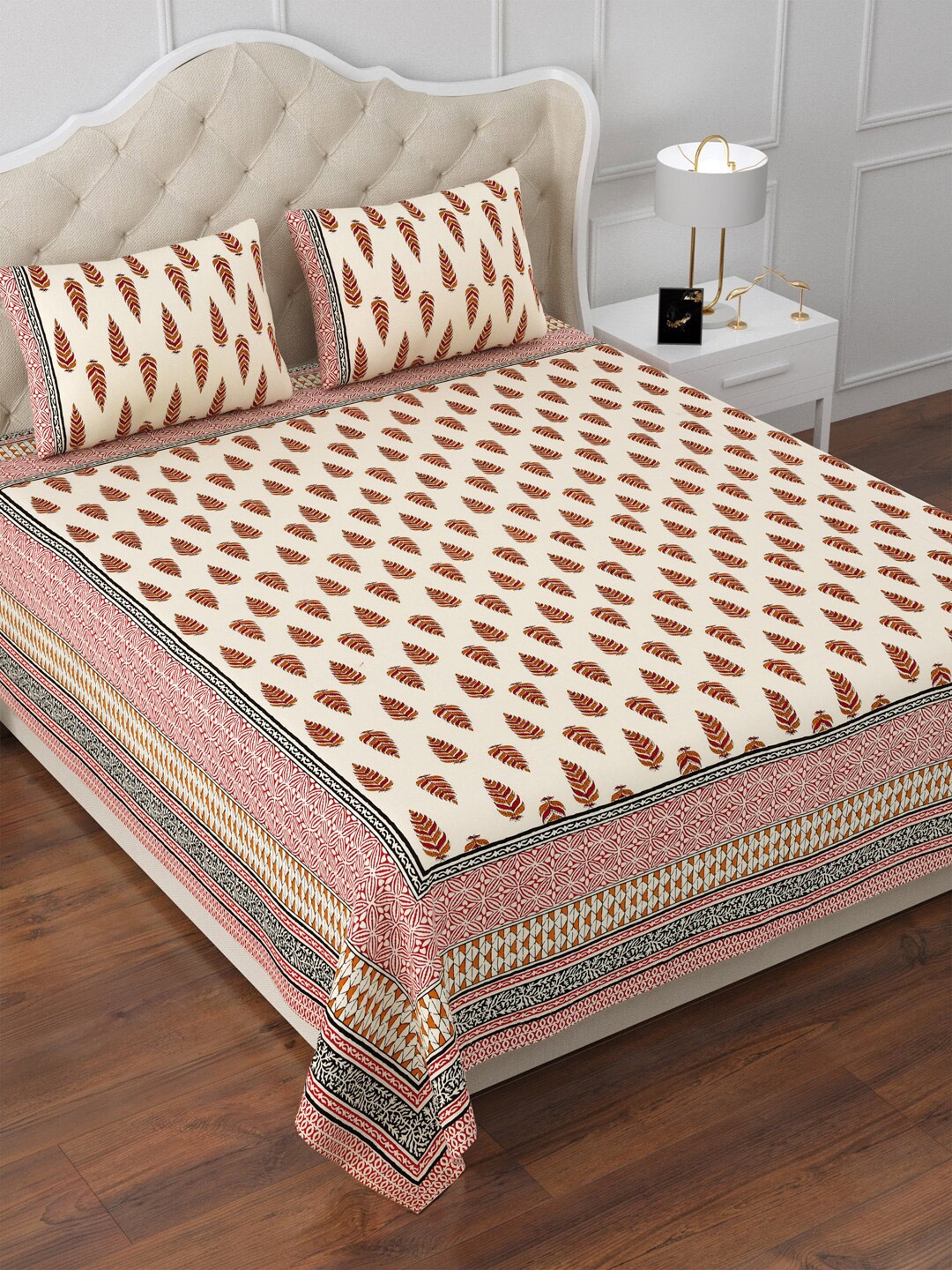 

Aapno Rajasthan Red & Cream-Coloured Floral 120 TC Cotton King Bedsheet & 2 Pillow Covers