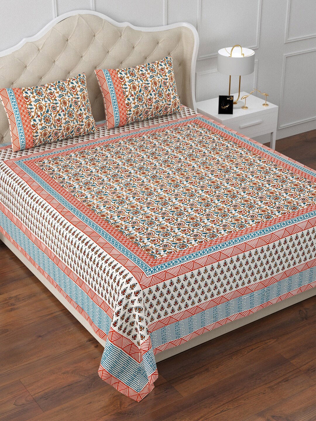 

Aapno Rajasthan White & Red Floral 120 TC Cotton King Bedsheet & 2 Pillow Covers
