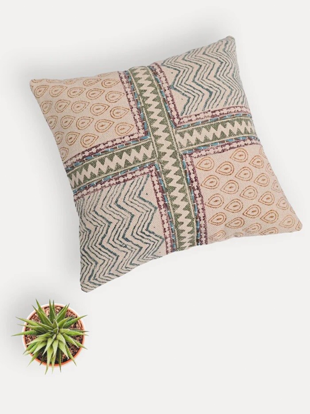

Art Avenue Kaman White & Blue Geometric Cotton Square Cushion Cover