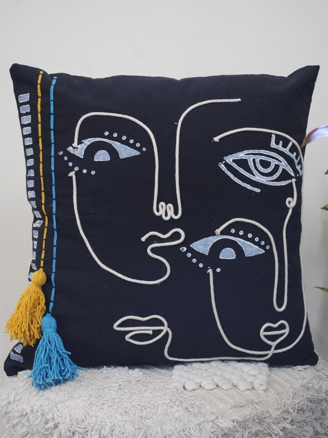 

Art Avenue Renoma Blue & White Ethnic Motifs Printed Cotton Square Cushion Cover