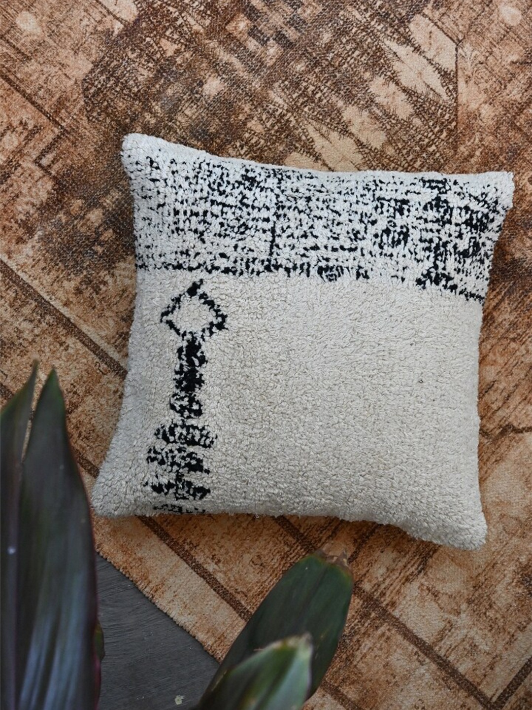 

Art Avenue White & Black Textured Square Cotton Cushion Cover