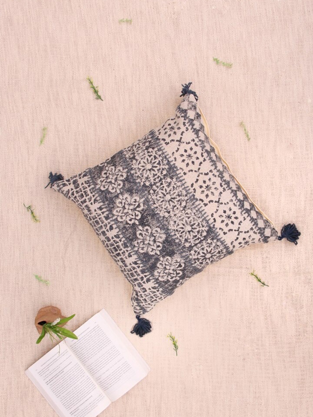 

Art Avenue Sara Cream-Coloured & Black Ethnic Motifs Printed Cotton Square Cushion Cover