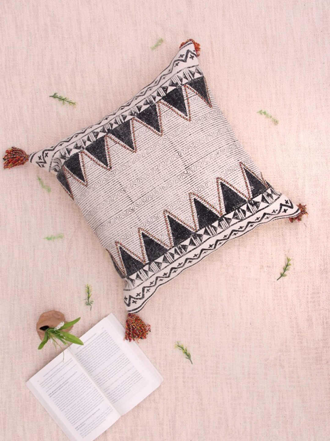 

Art Avenue Cream-Coloured & Black Geometric Square Cotton Cushion Cover