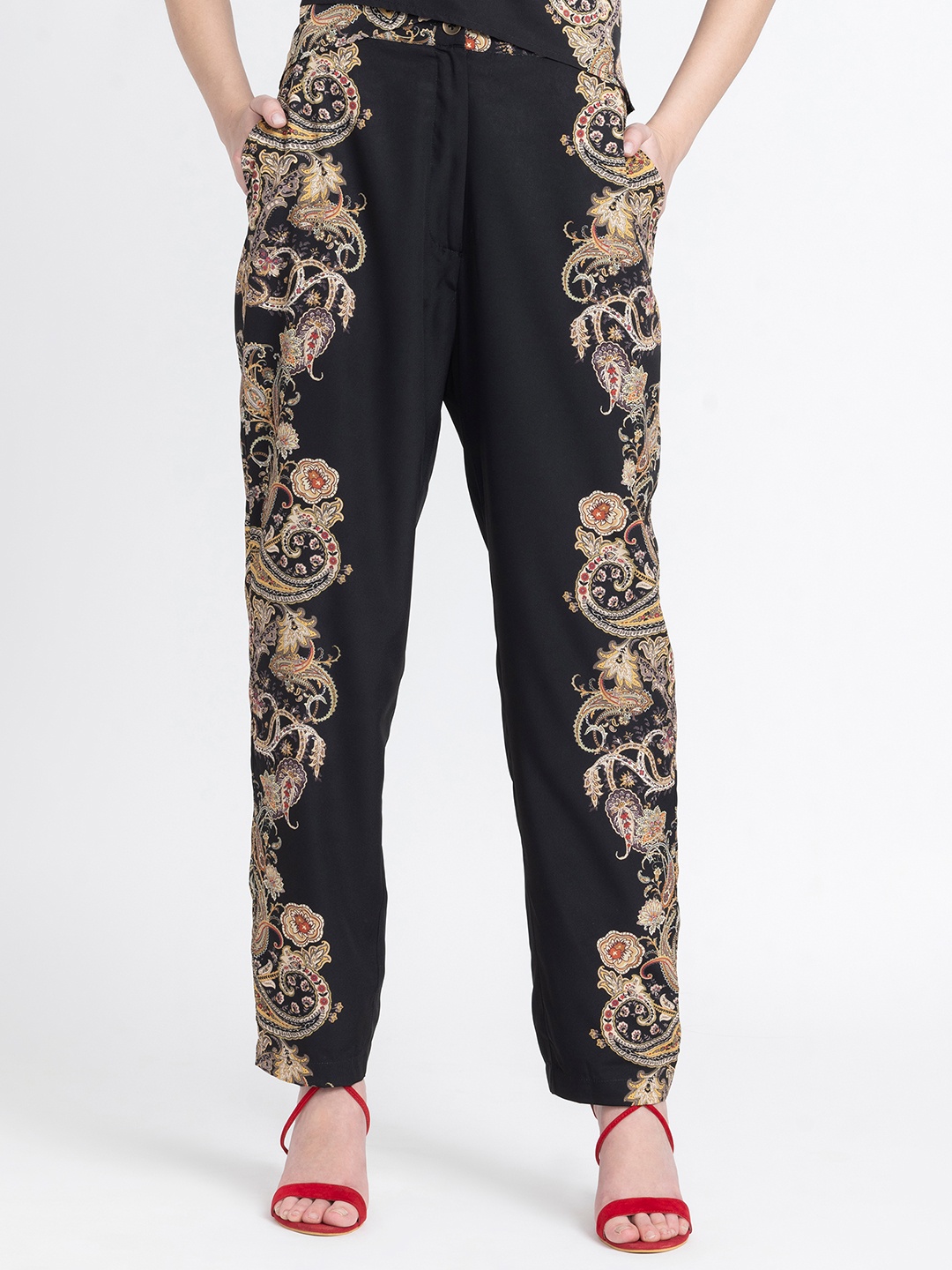 

SHAYE Women Floral Printed Smart Regular Trousers, Black