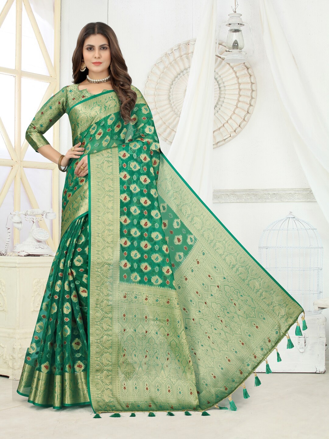 

PERFECT WEAR Woven Design Zari Silk Cotton Banarasi Saree, Green