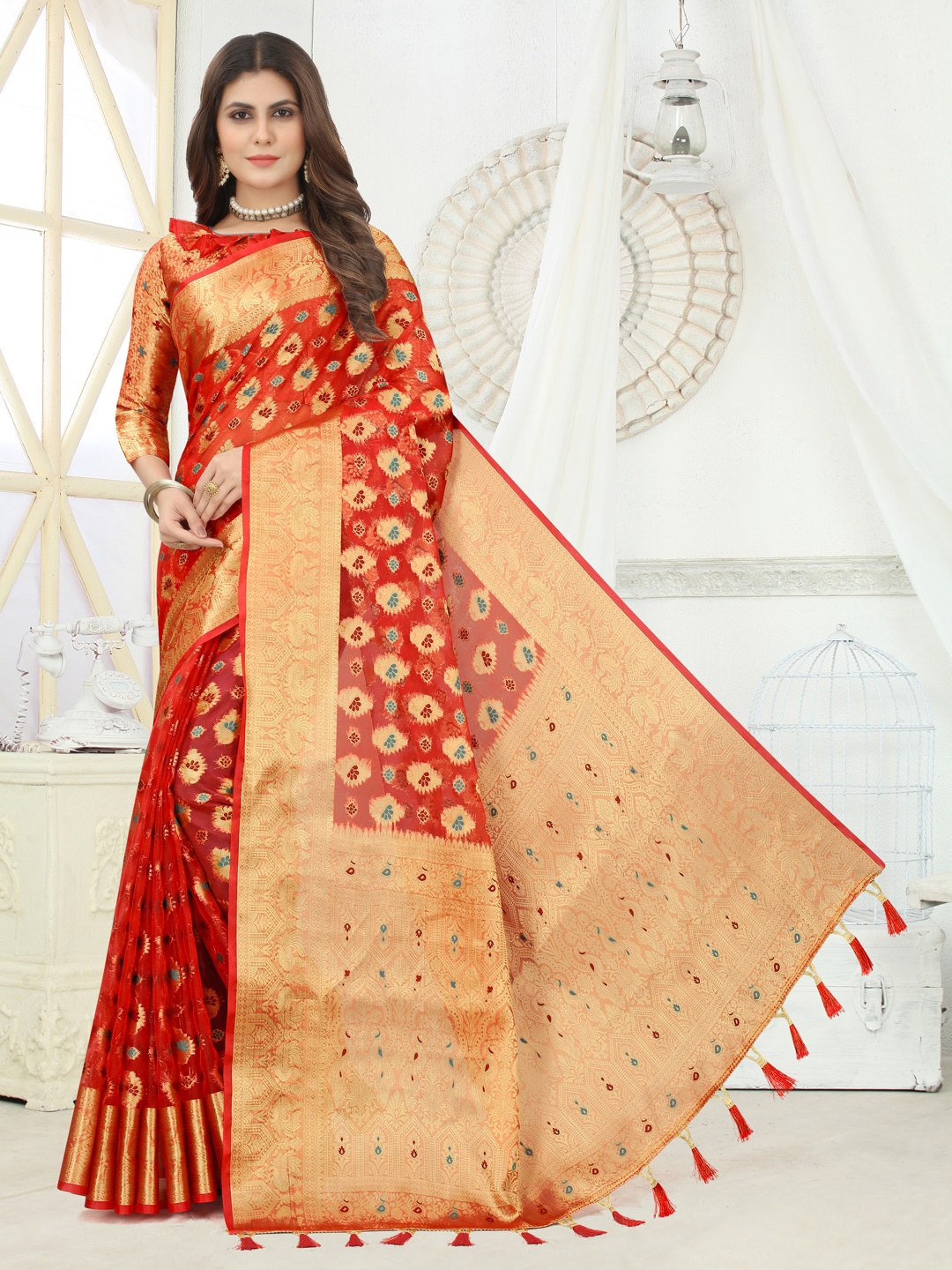 

PERFECT WEAR Woven Design Zari Silk Cotton Banarasi Saree, Red