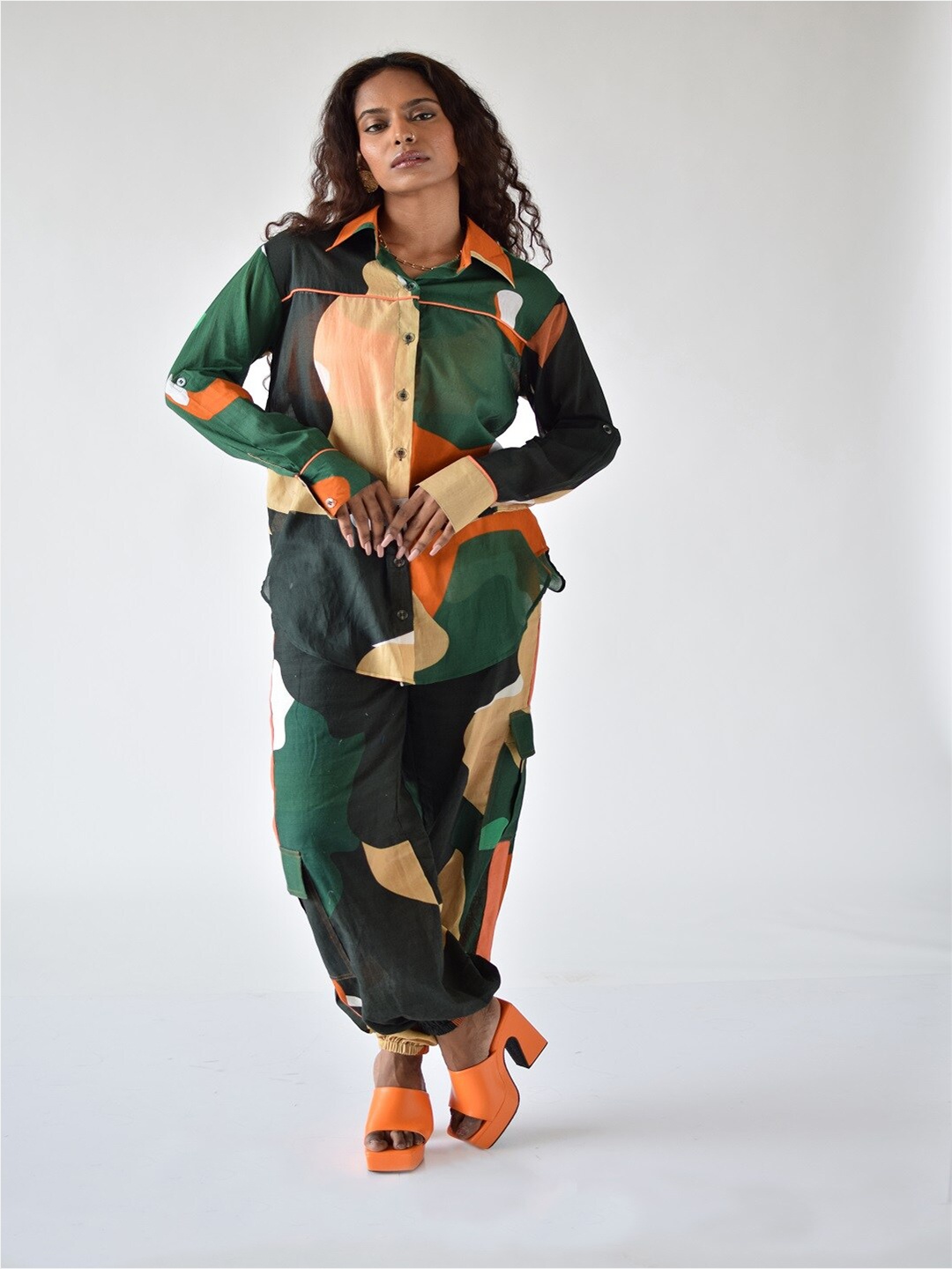 

MISSY Classic Abstract Printed Opaque Cotton Casual Shirt, Green