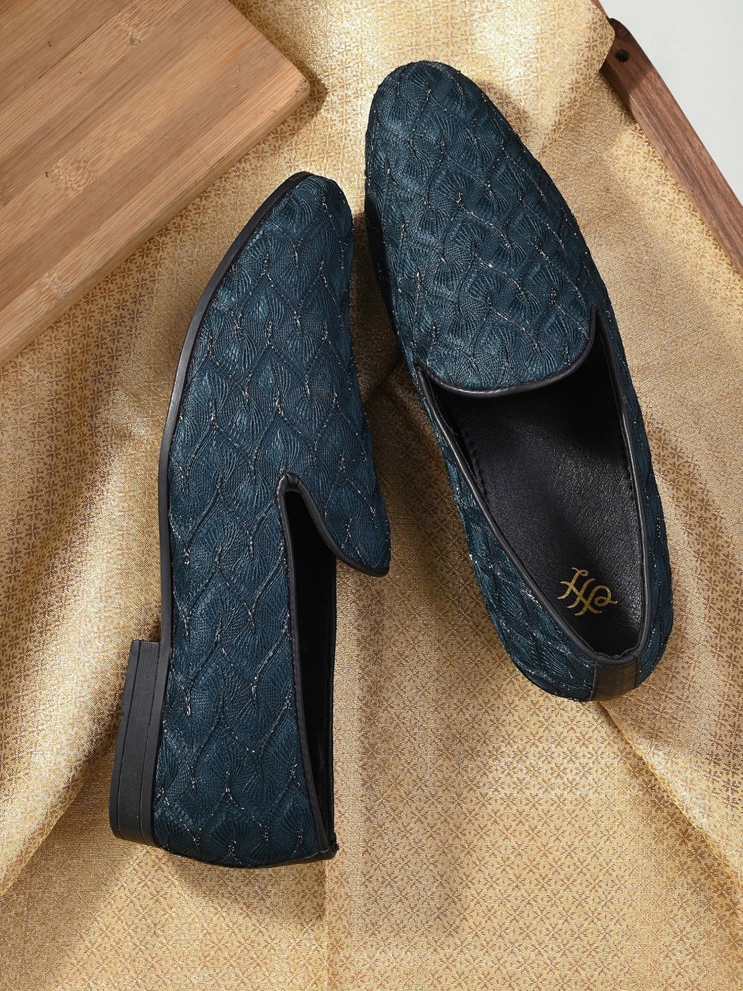 

House of Pataudi Men Embroidered Lightweight Loafers, Teal
