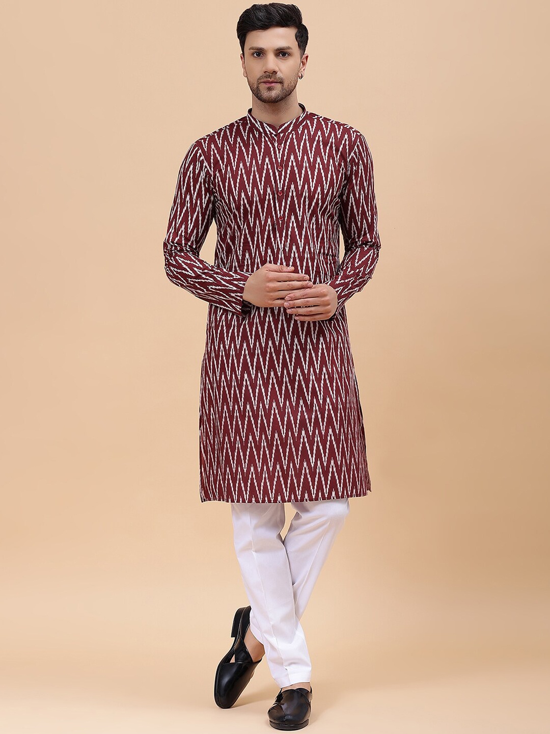 

See Designs Ethnic Motifs Printed Regular Pure Cotton Kurta With Pyjamas, Maroon