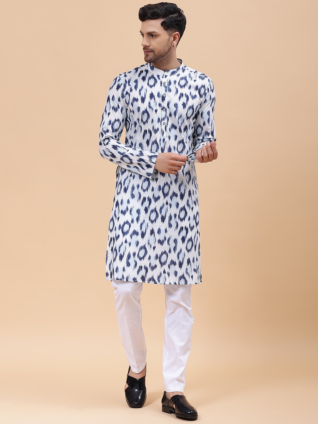 

See Designs Abstract Printed Regular Pure Cotton Kurta With Pyjamas, White