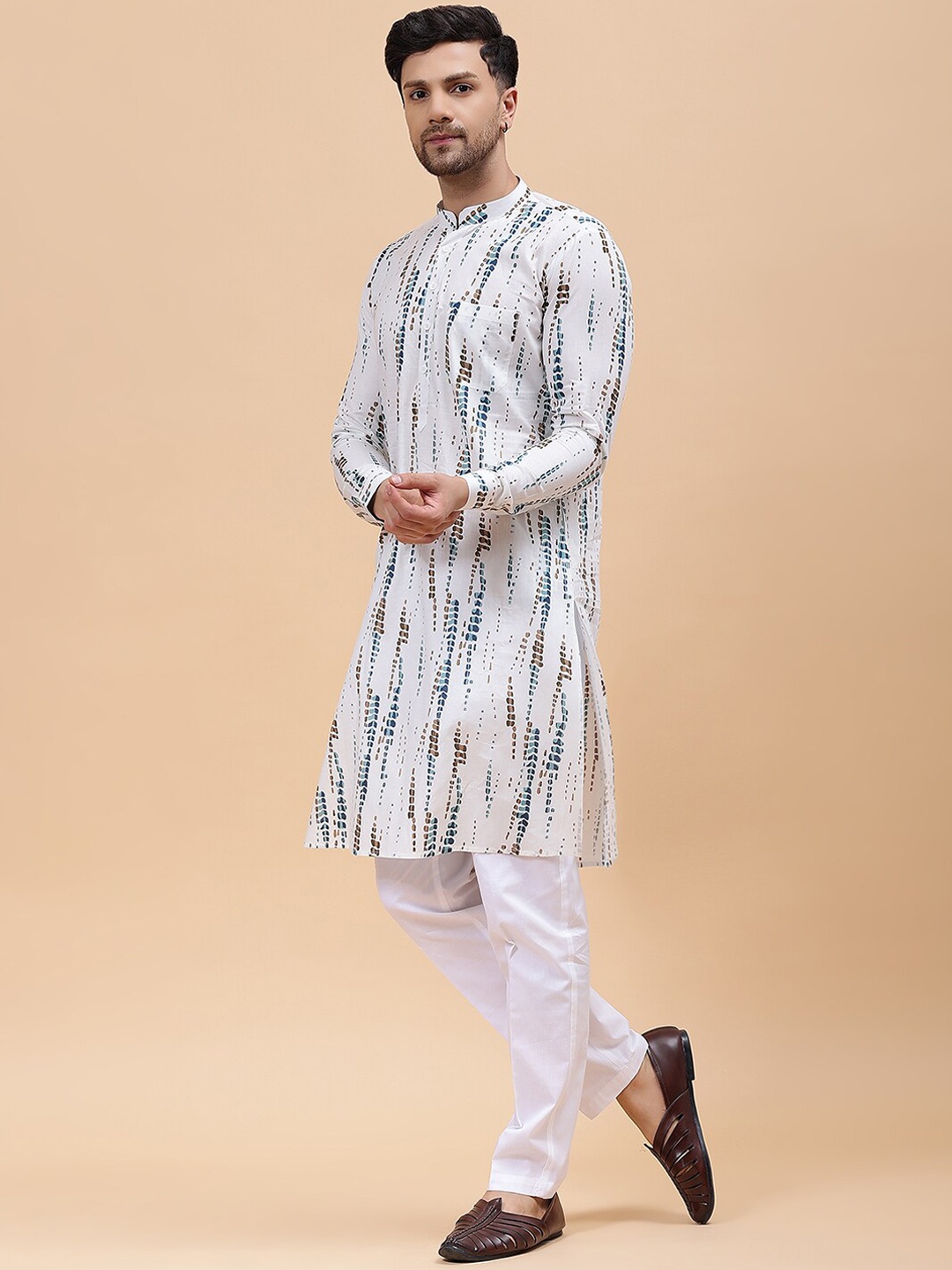 

See Designs Ethnic Motifs Printed Mandarin Collar Pure Cotton Kurta with Pyjamas, White