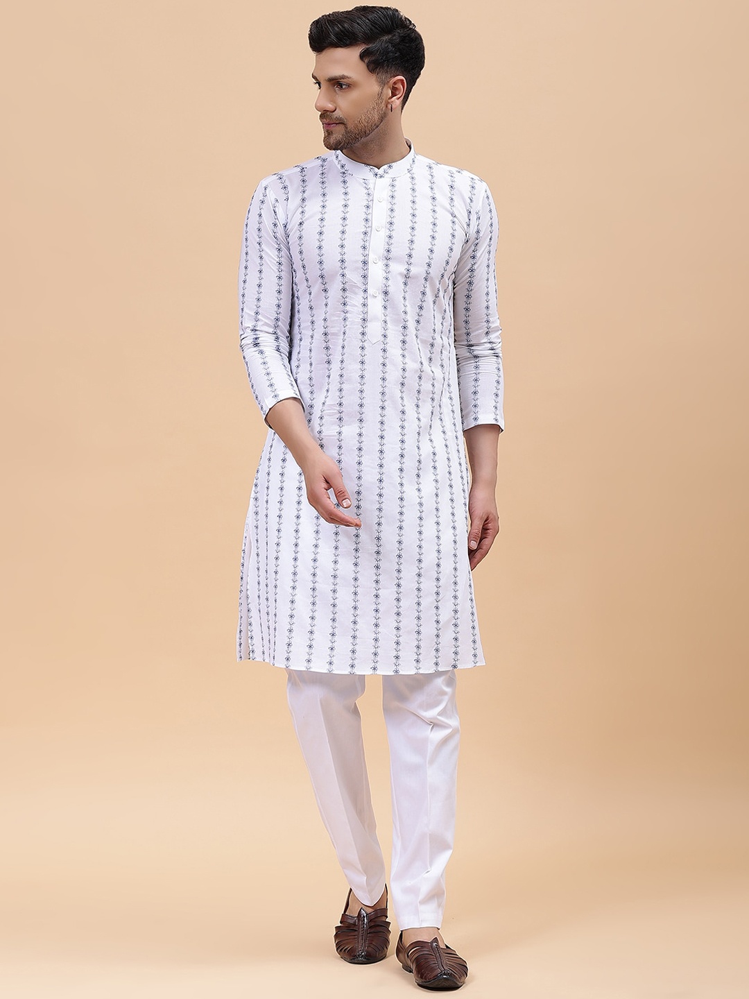 

See Designs Embroidered Regular Pure Cotton Kurta with Pyjamas, White