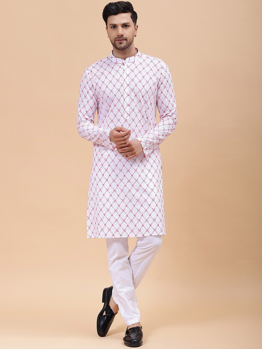 

See Designs Geometric Embroidered Pure Cotton Kurta With Pyjamas, White