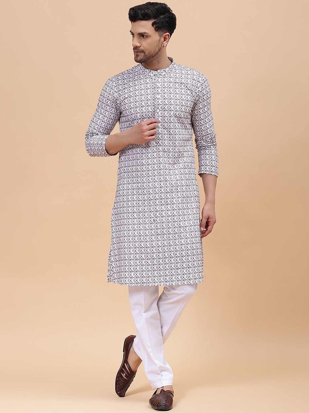 

See Designs Embroidered Pure Cotton Kurta with Pyjamas, Off white