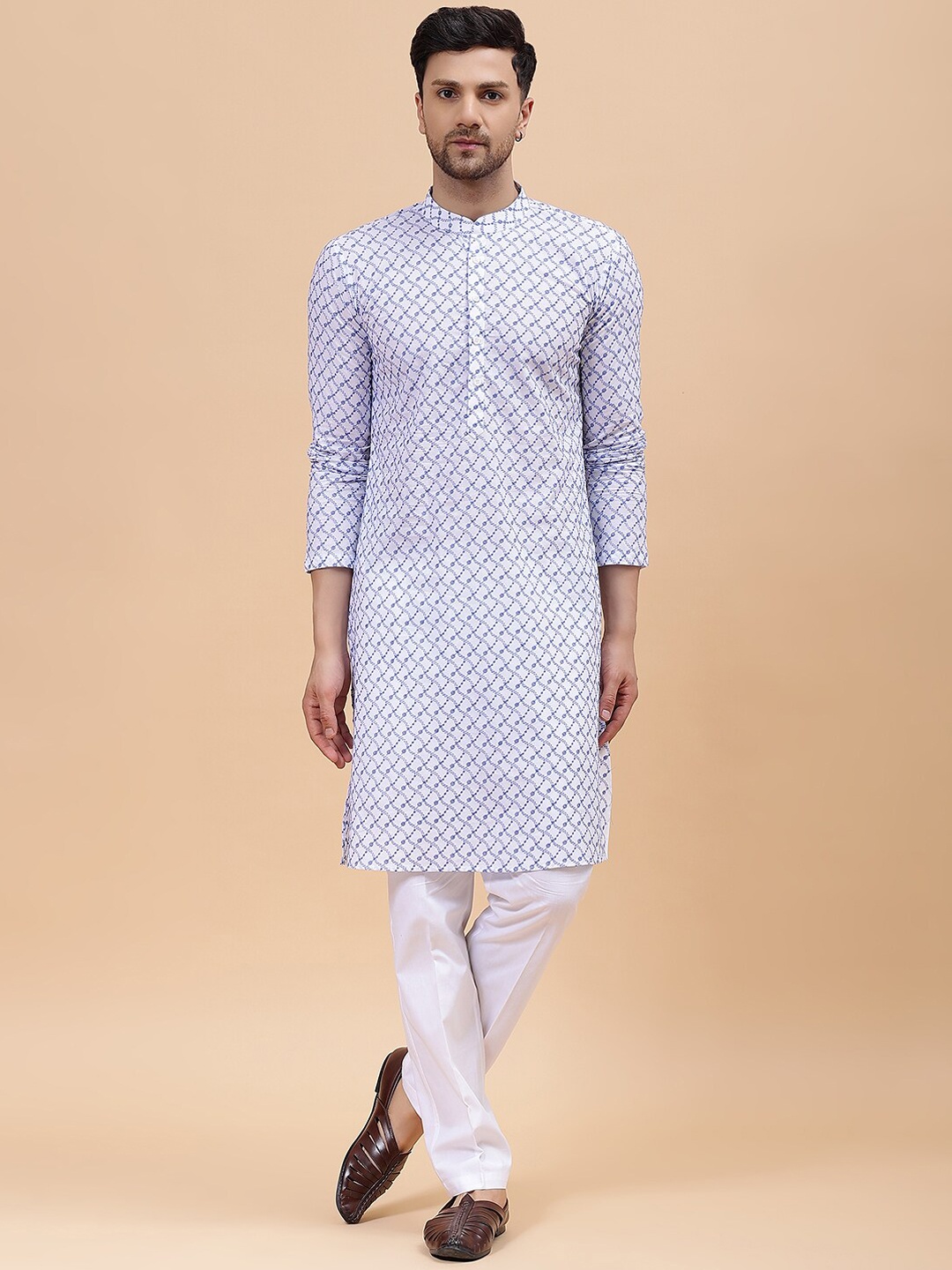 

See Designs Ethnic Motifs Embroidered Mandarin Collar Pure Cotton Kurta with Pyjamas, White