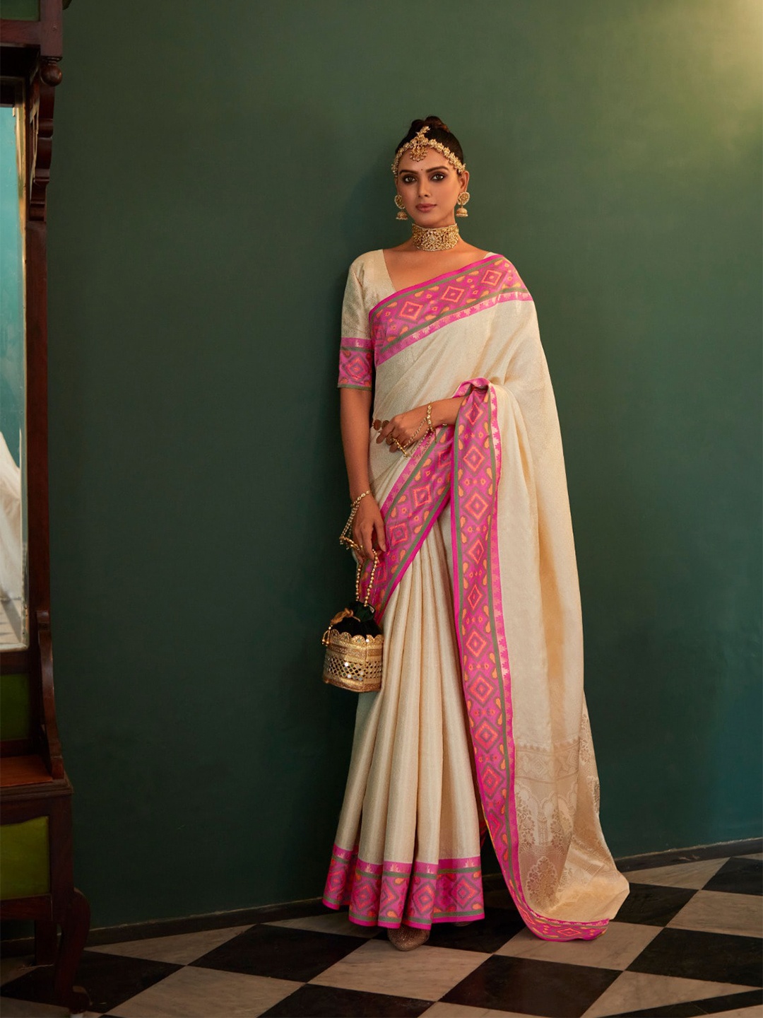 

Mitera Cream-Coloured & Pink Zari Banarasi Saree