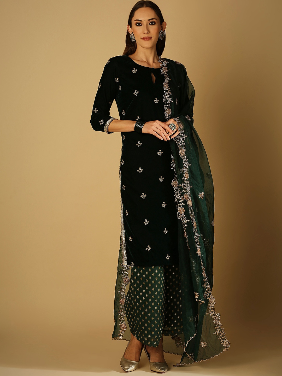 

Monk & Mei Ethnic Motifs Embroidered Velvet Straight Kurta With Palazzos & Dupatta, Green