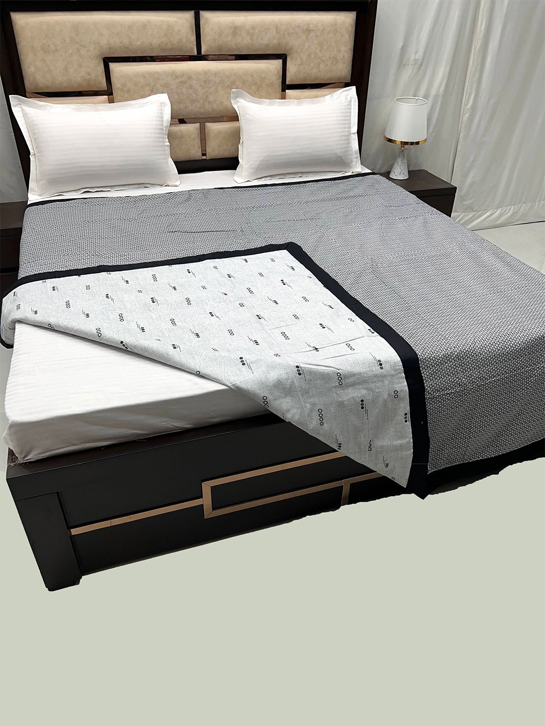 

Pure Decor Grey & White Printed Cotton AC Room 300 GSM Double Bed Dohar