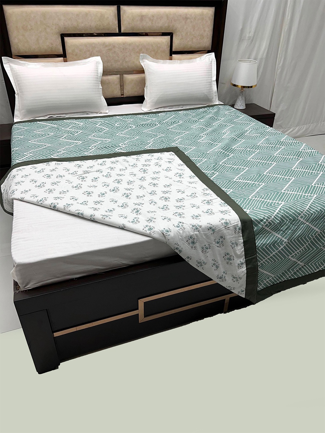 

Pure Decor Green & White Floral Cotton AC Room 300 GSM Double Bed Dohar