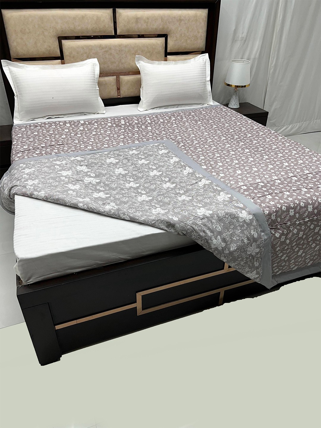 

Pure Decor Grey & White Floral AC Room 300 GSM Pure Cotton Reversible Double Bed Dohar